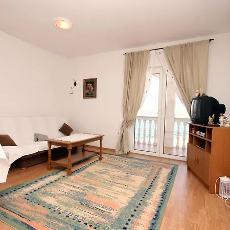 Apartment Apartments By The Sea Mastrinka, Ciovo - 4647