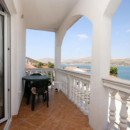 Apartment Apartments By The Sea Mastrinka, Ciovo - 4647 Trogir